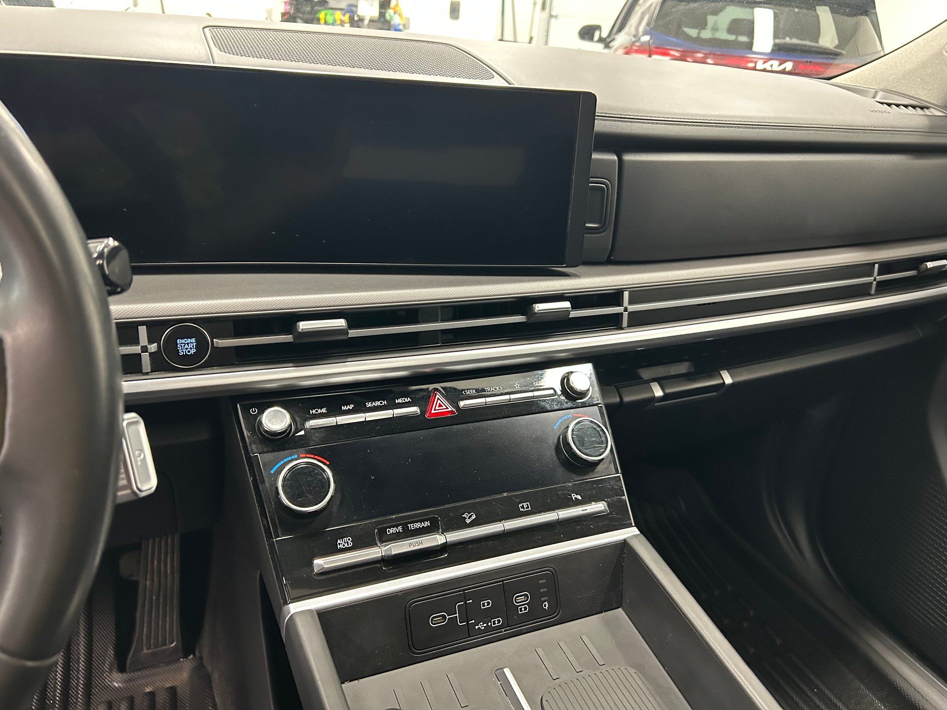 Hyundai Santa Fe 2024 - Image 13