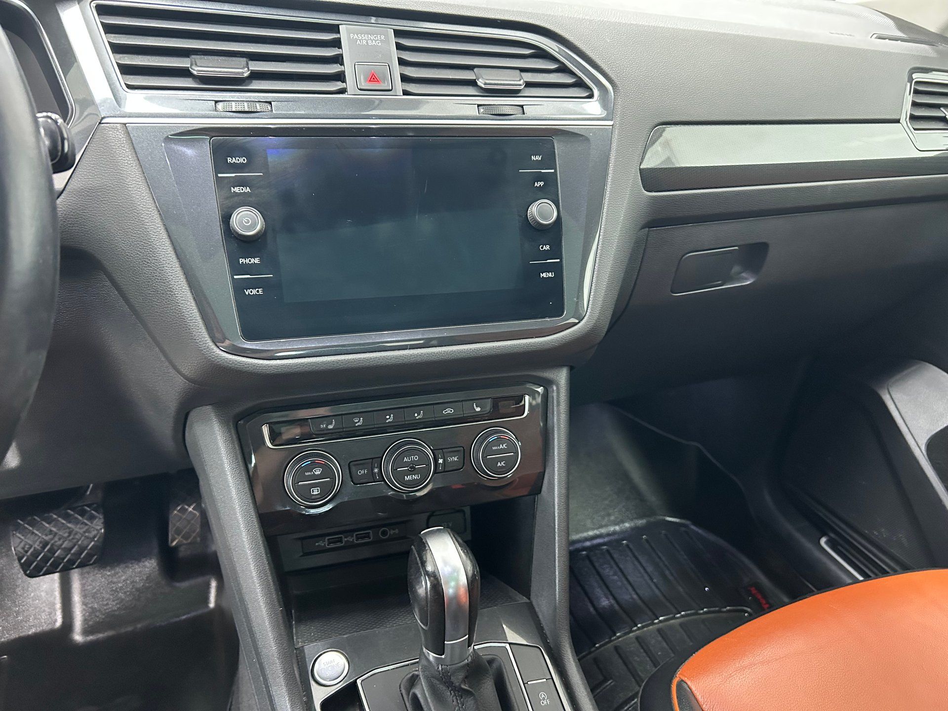 Volkswagen Tiguan 2018 - Image 12