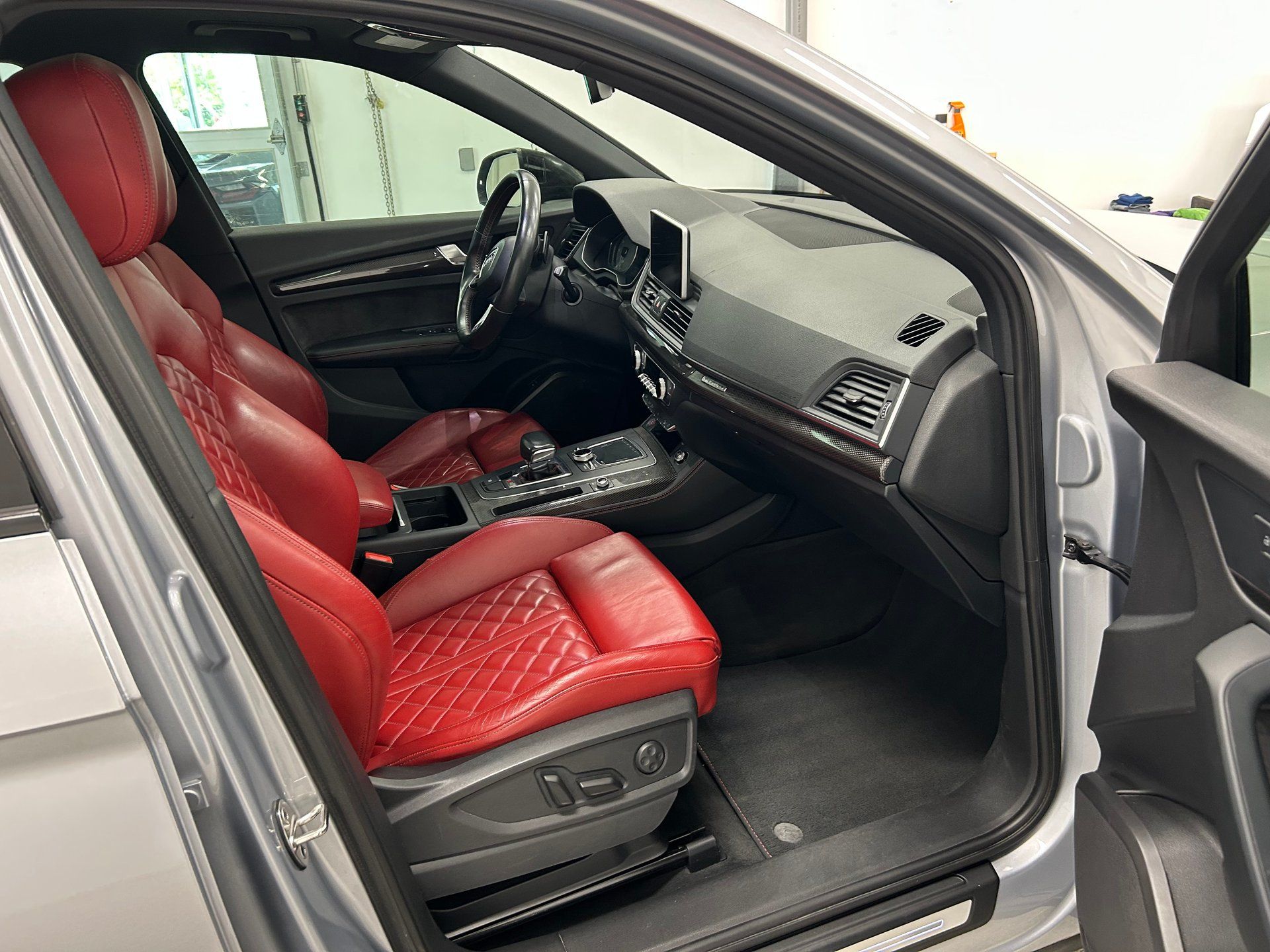 Audi SQ5 2018 - Image 18