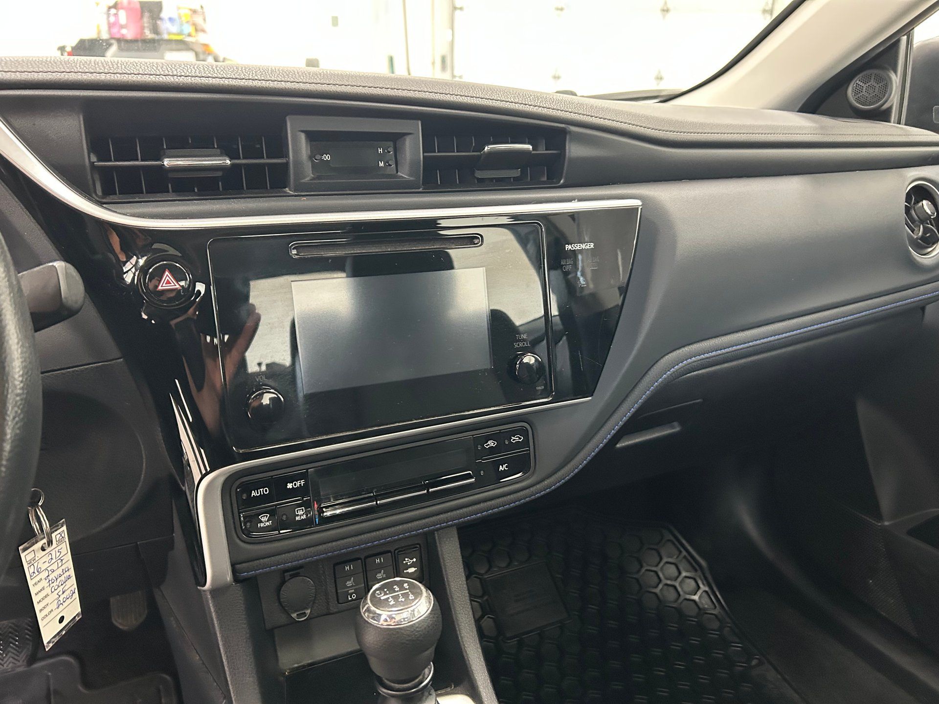 Toyota Corolla 2017 - Image 11