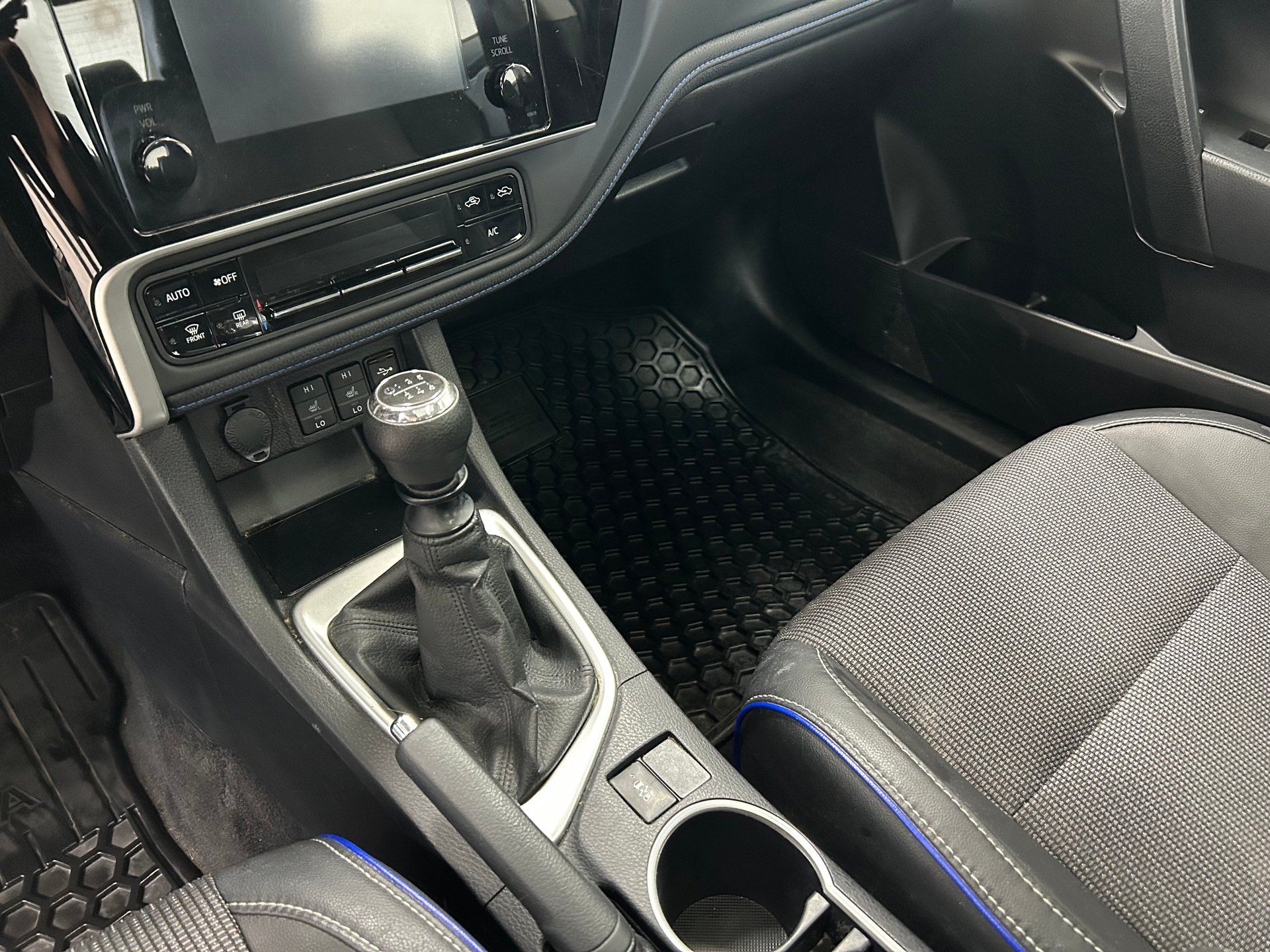 Toyota Corolla 2017 - Image 12