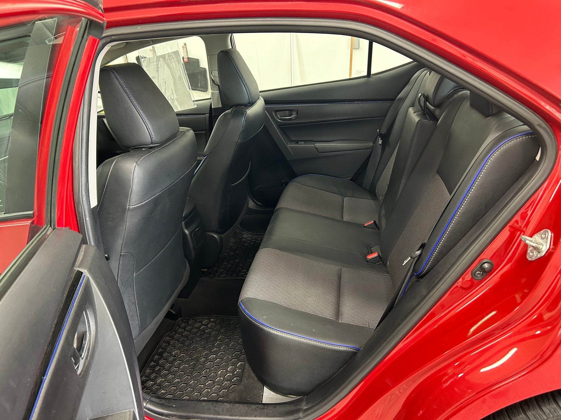 Toyota Corolla 2017 - Image 14