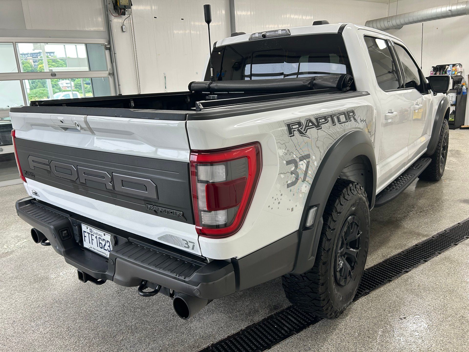 Ford F-150 2023 - Image 6