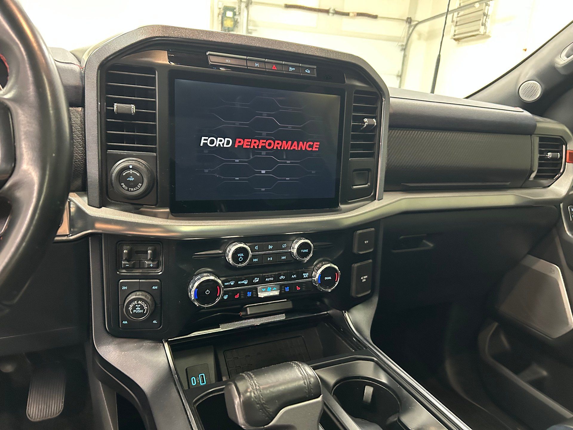 Ford F-150 2023 - Image 13