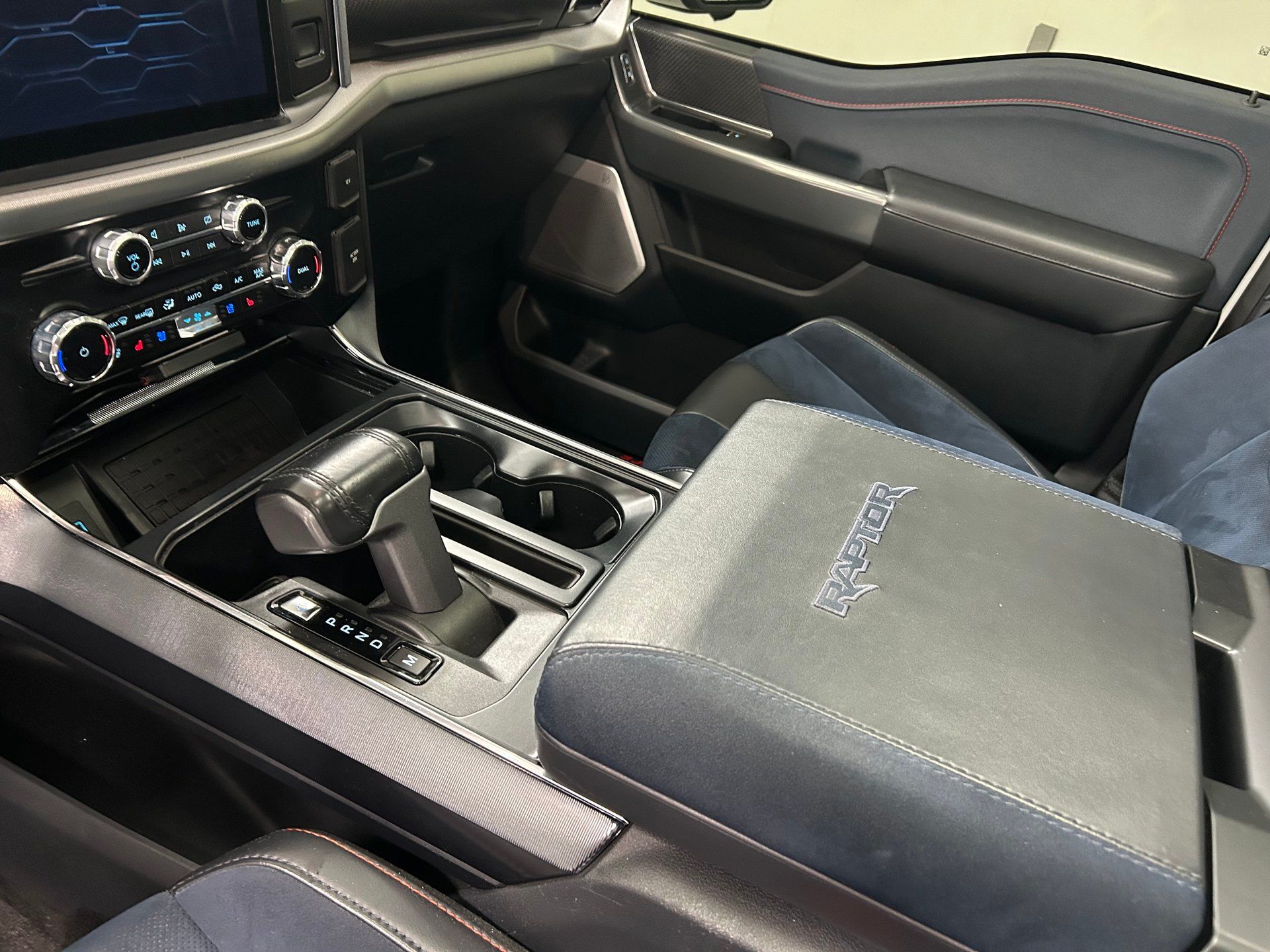 Ford F-150 2023 - Image 14