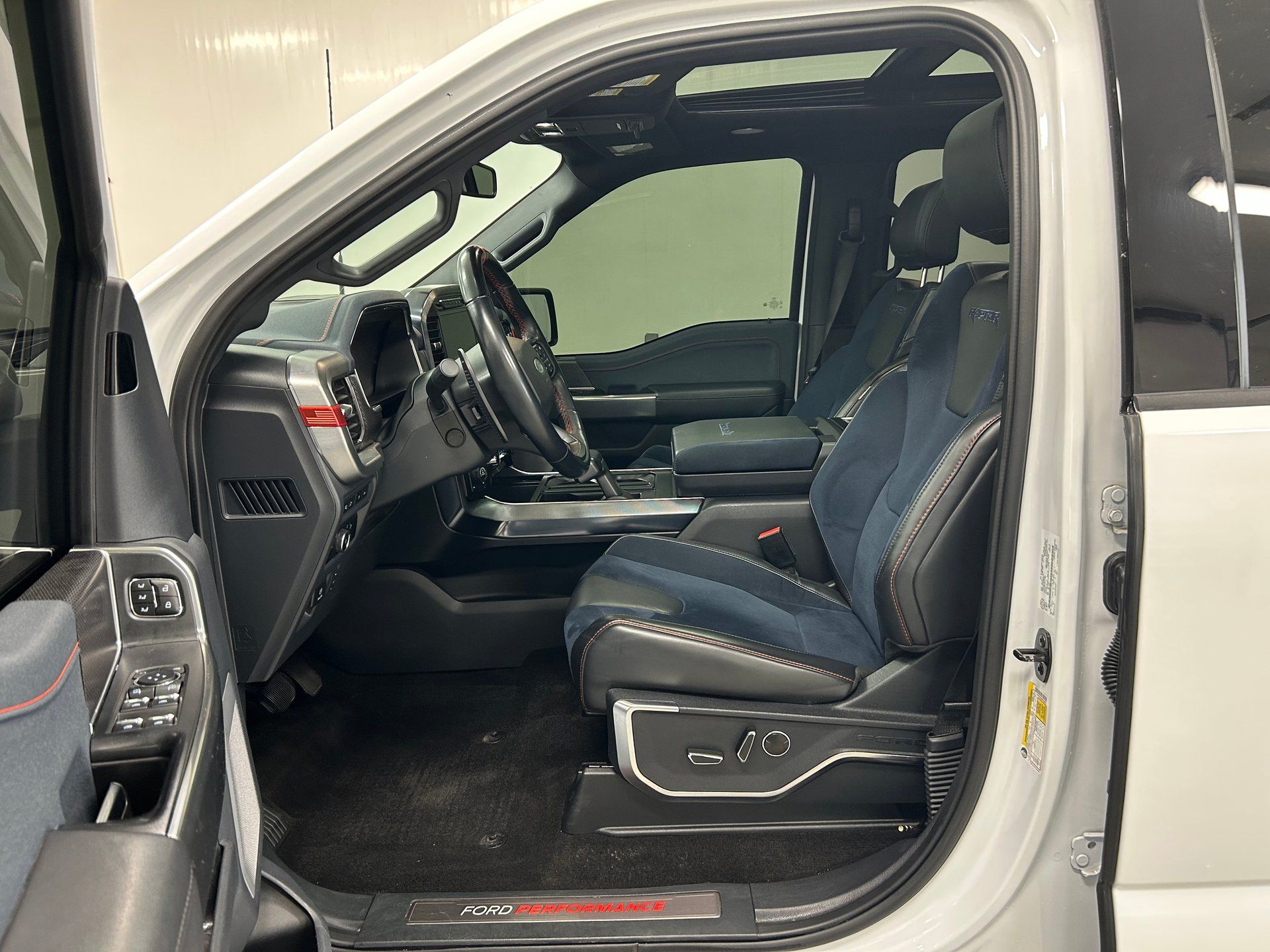 Ford F-150 2023 - Image 9