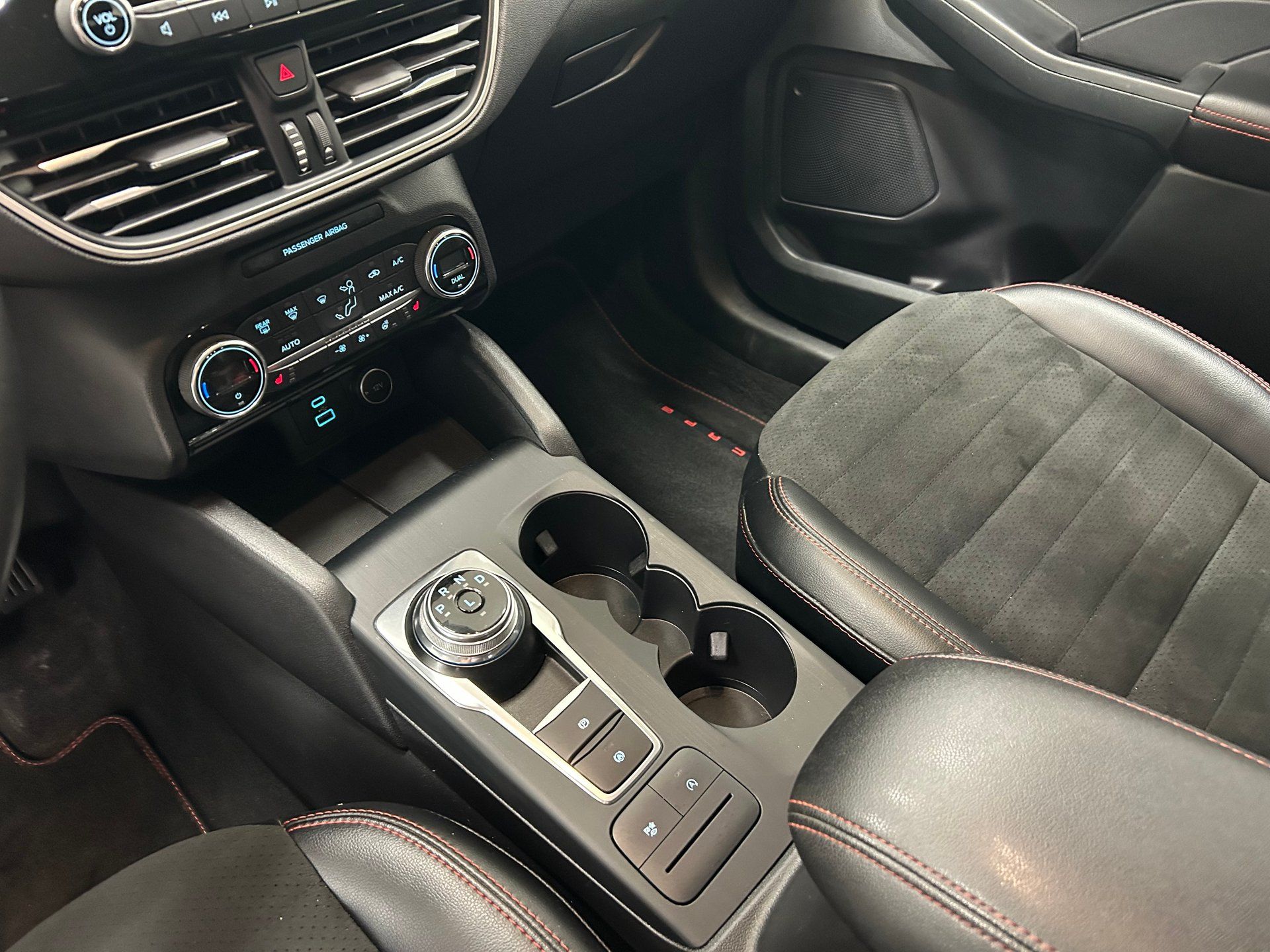 Ford Escape 2021 - Image 13