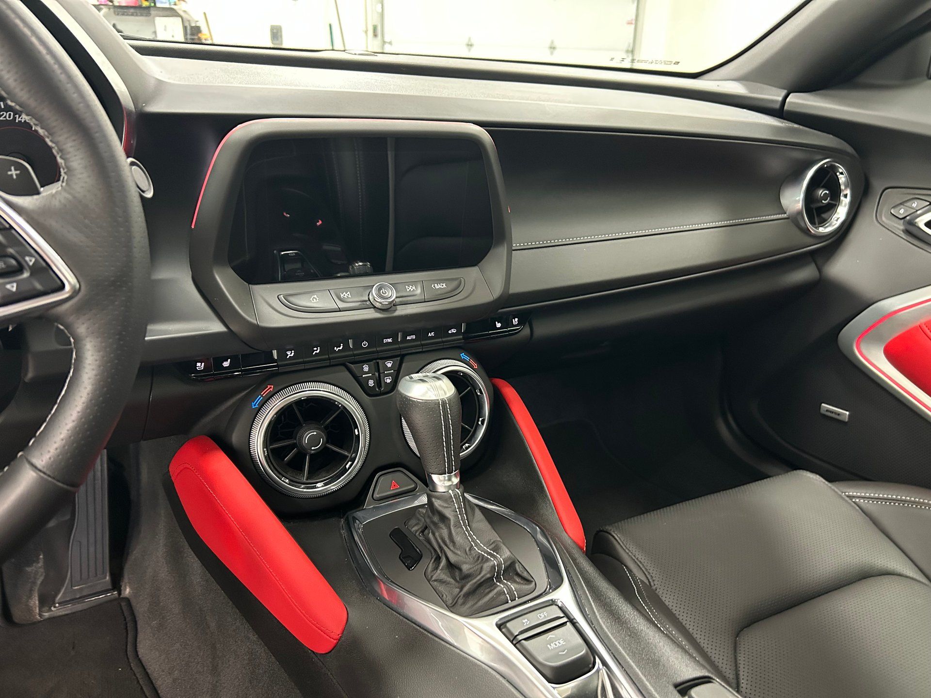 Chevrolet Camaro 2024 - Image 11
