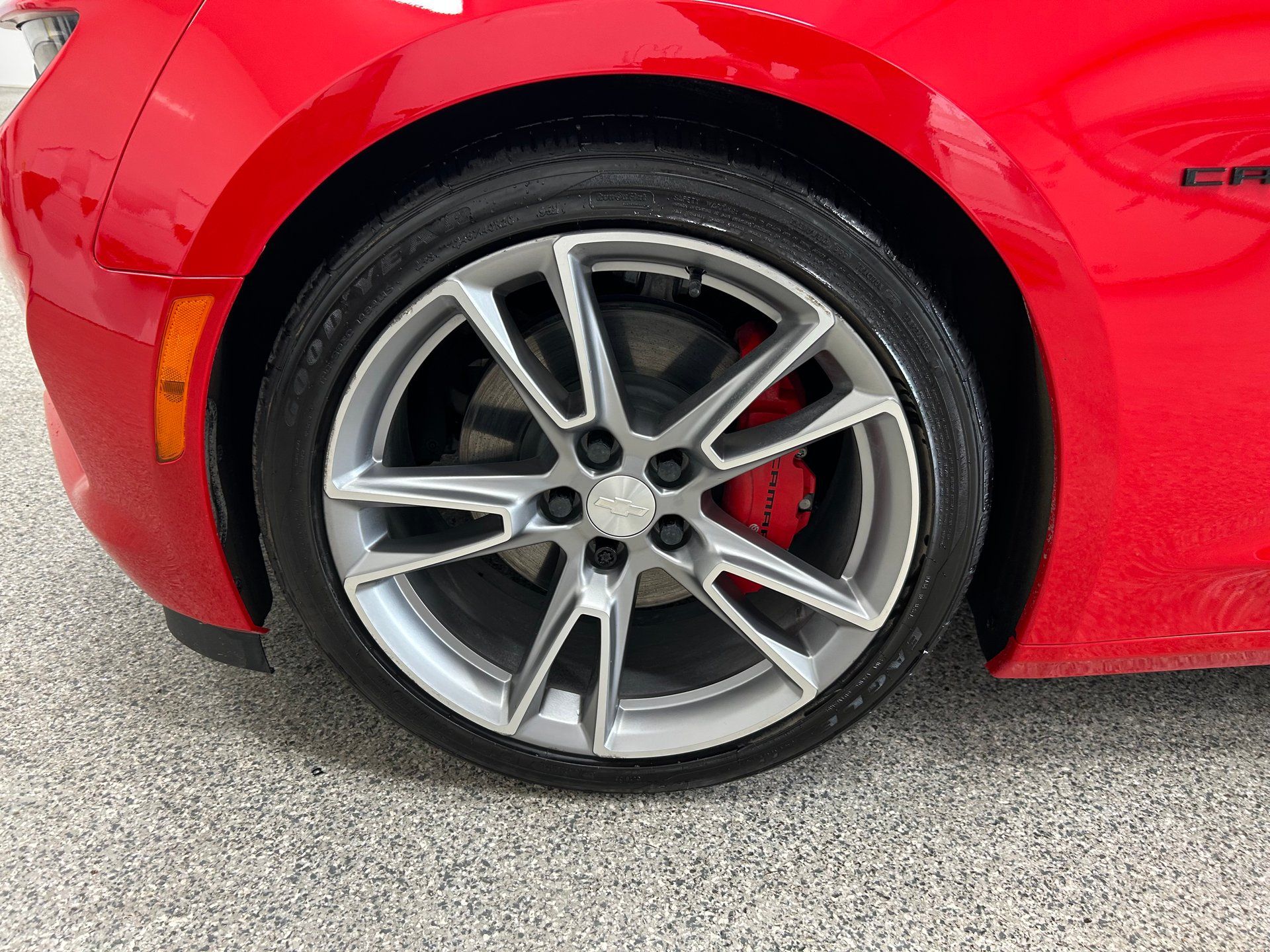 Chevrolet Camaro 2024 - Image 2