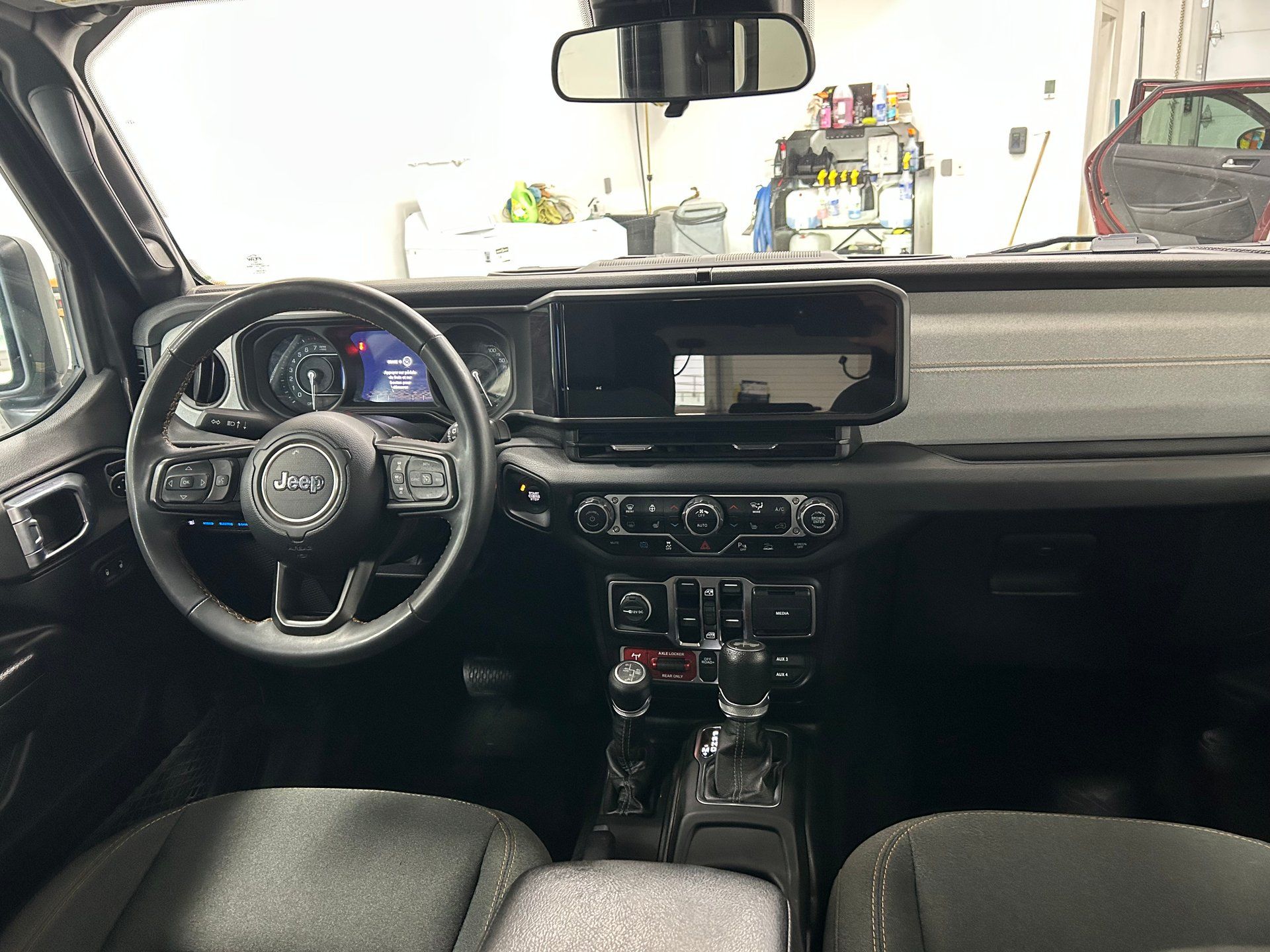 Jeep Wrangler 4xe 2024 - Image 18 
