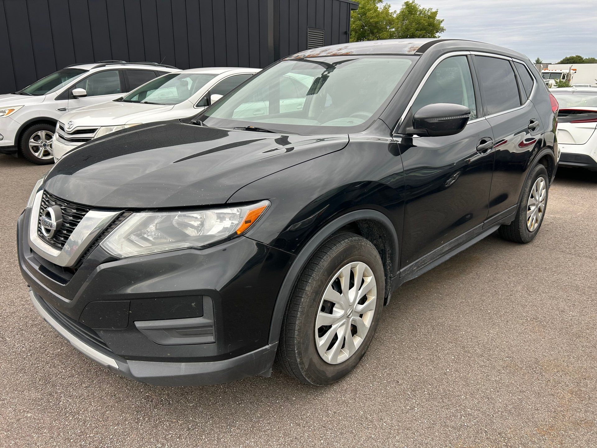 Nissan Rogue 2017 - Image 1