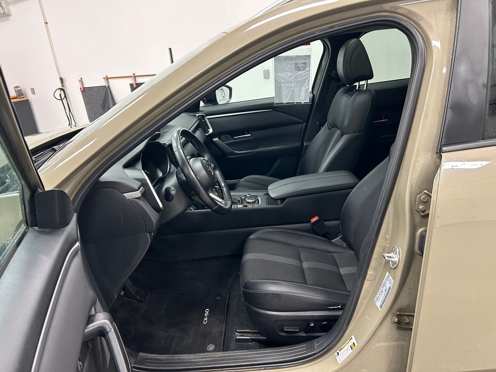 Mazda CX-50 2023 - Image 9