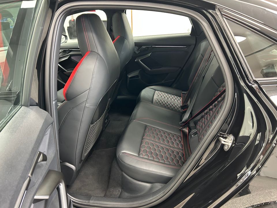 Audi RS 3 Sedan 2025 - Image 16