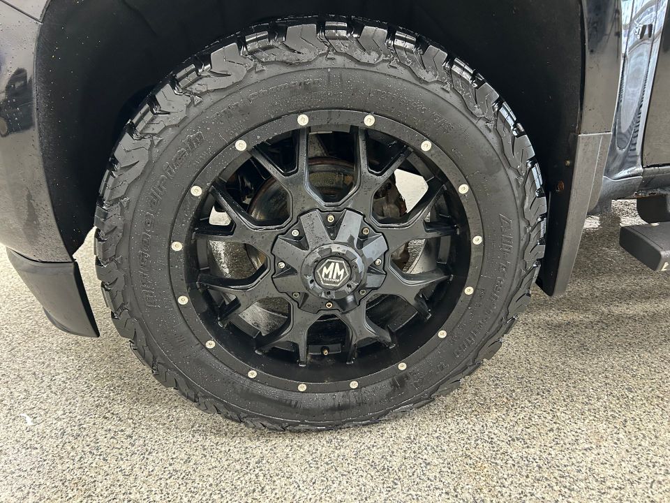 GMC Canyon 2017 - Image 2