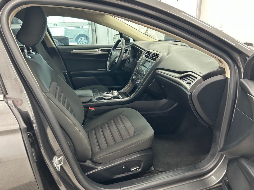 Ford Fusion 2018 - Image 17