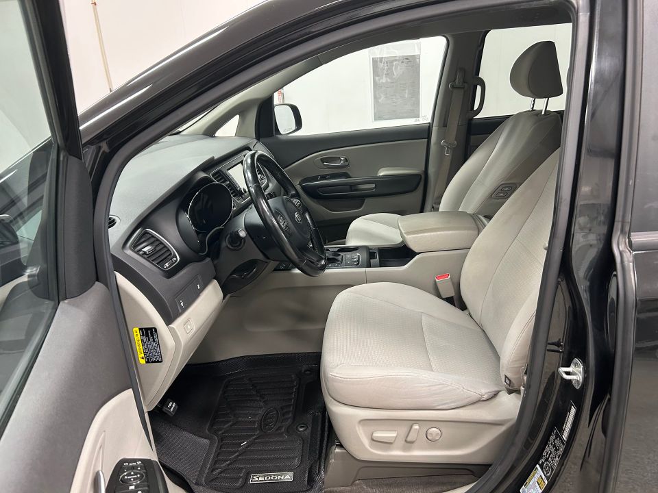 Kia Sedona 2018 - Image 9