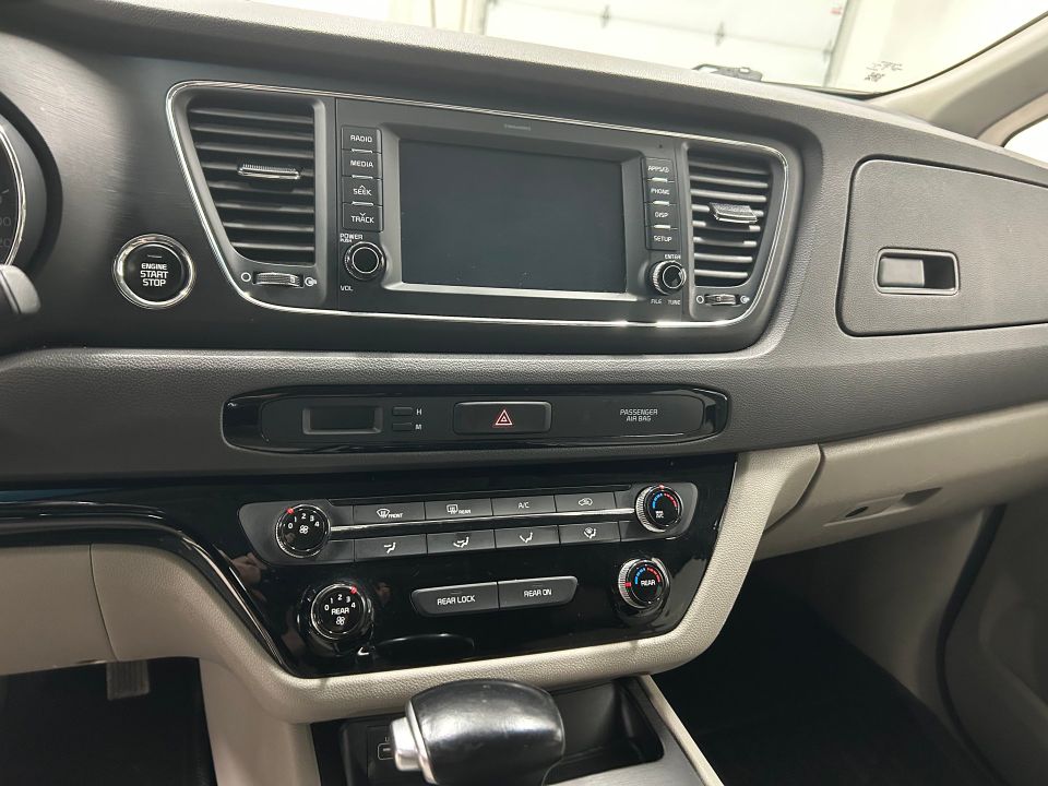 Kia Sedona 2018 - Image 11
