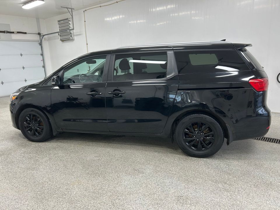 Kia Sedona 2018 - Image 3