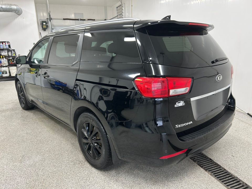 Kia Sedona 2018 - Image 4