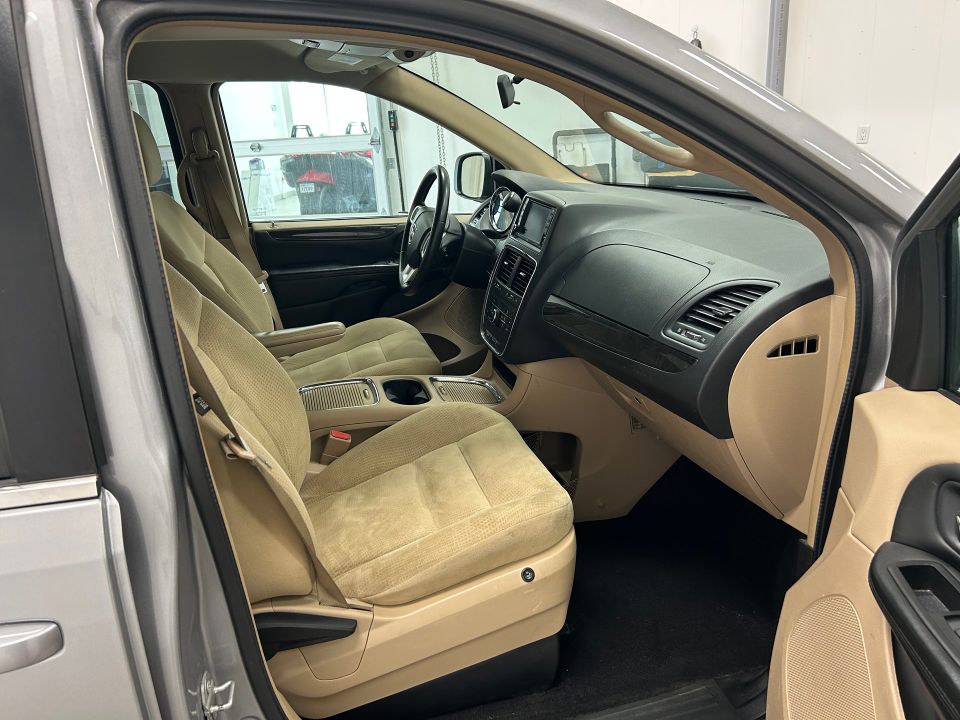 Dodge Grand Caravan 2016 - Image 18