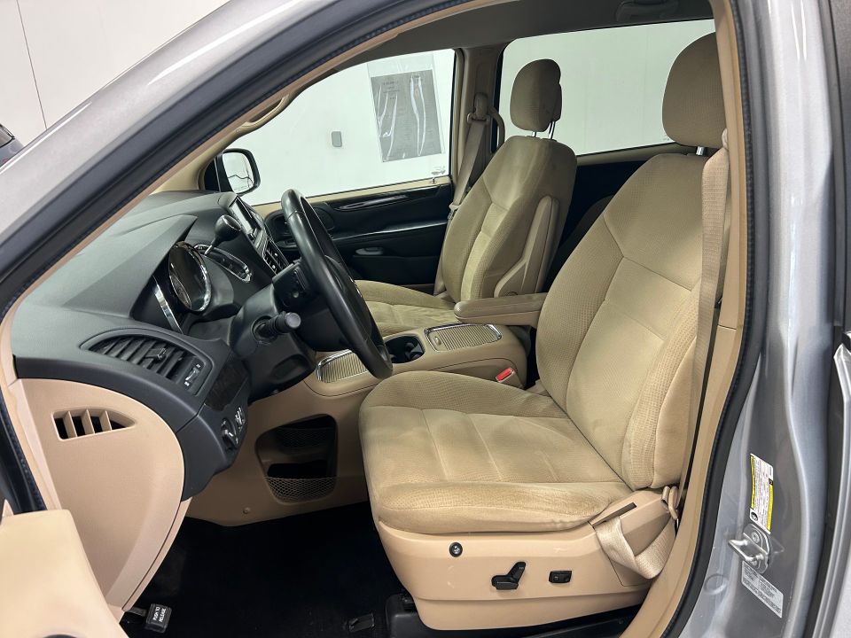 Dodge Grand Caravan 2016 - Image 9