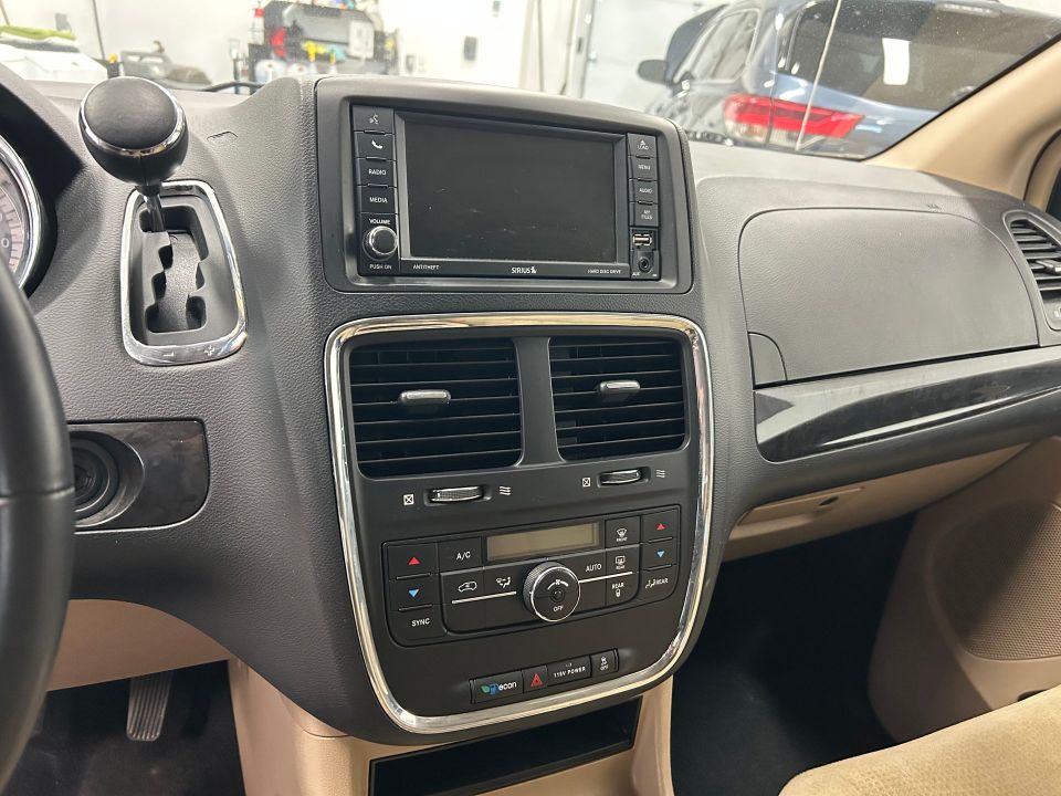 Dodge Grand Caravan 2016 - Image 11