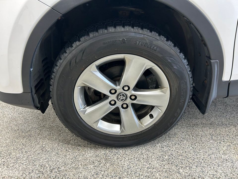 Toyota RAV4 2015 - Image 2