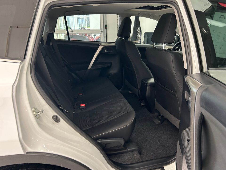 Toyota RAV4 2015 - Image 15