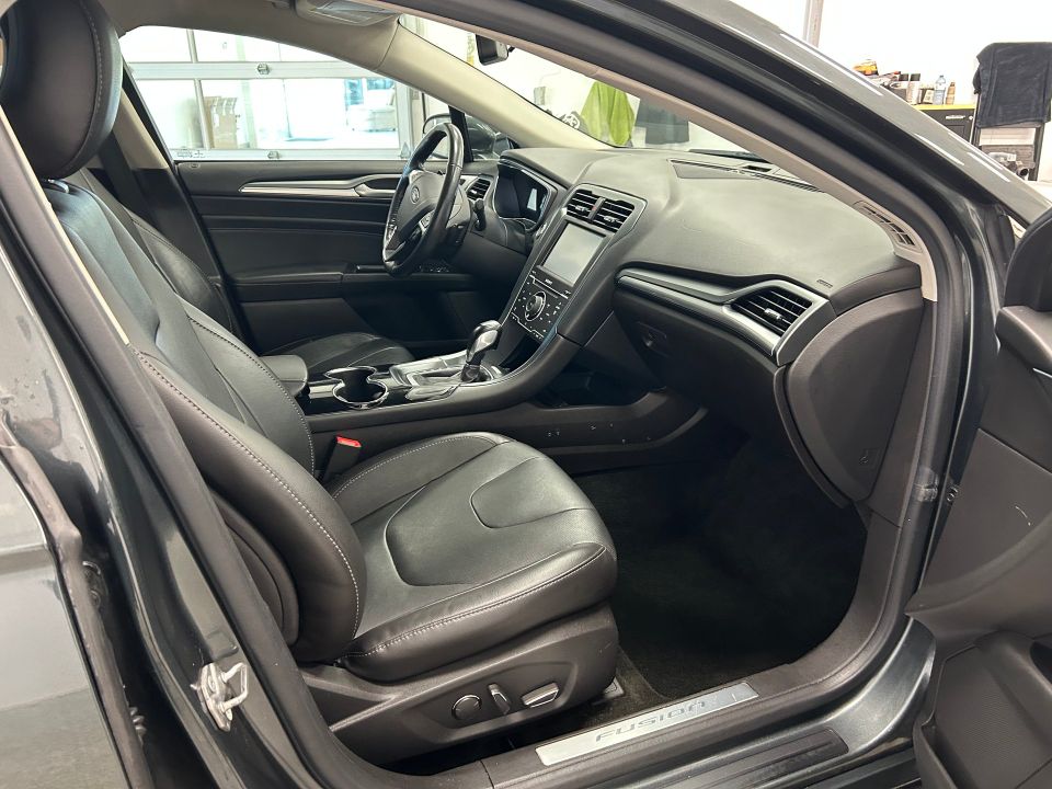 Ford Fusion 2015 - Image 16