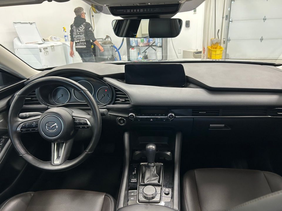 Mazda Mazda3 2025 - Image 18