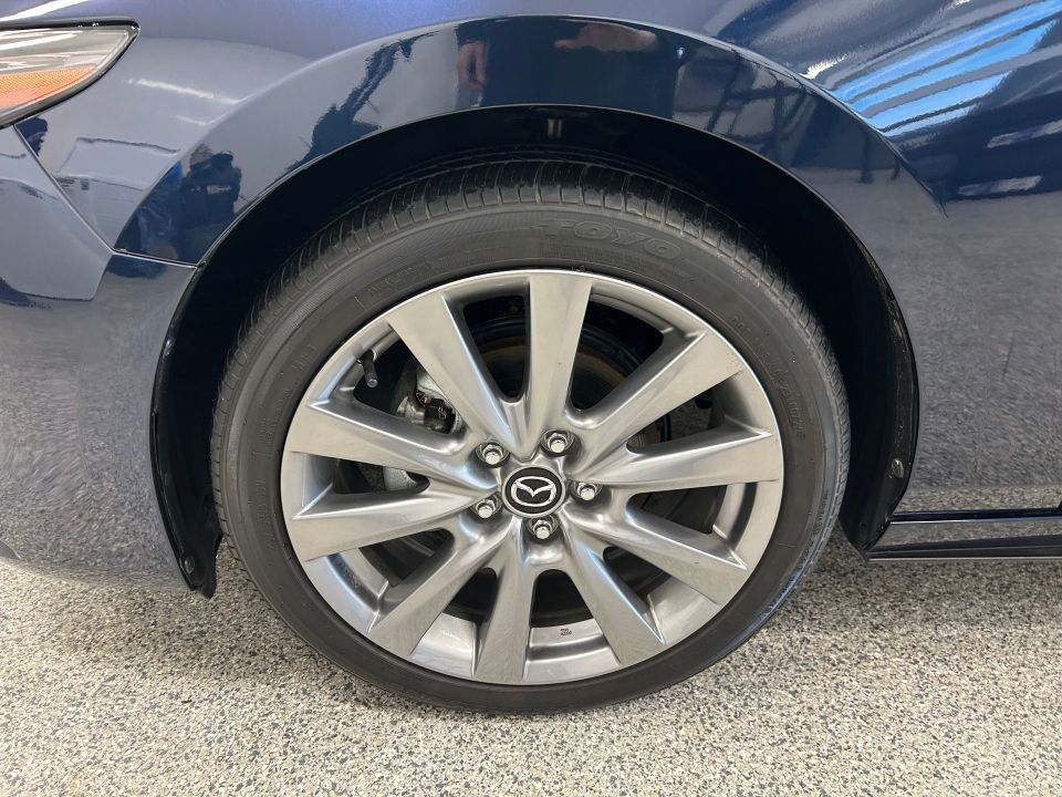 Mazda Mazda3 2025 - Image 2