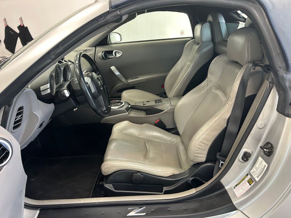 Nissan 350Z 2004 - Image 9