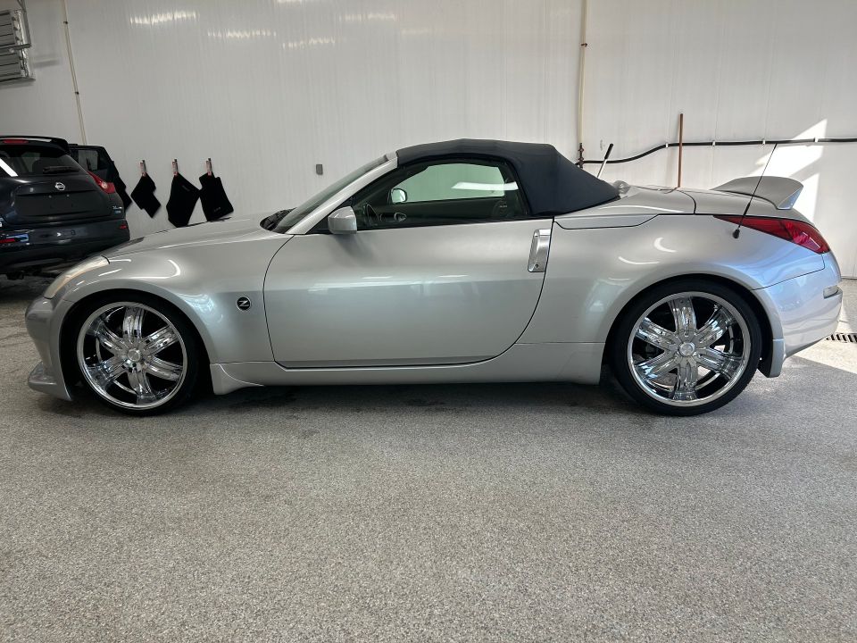 Nissan 350Z 2004 - Image 2