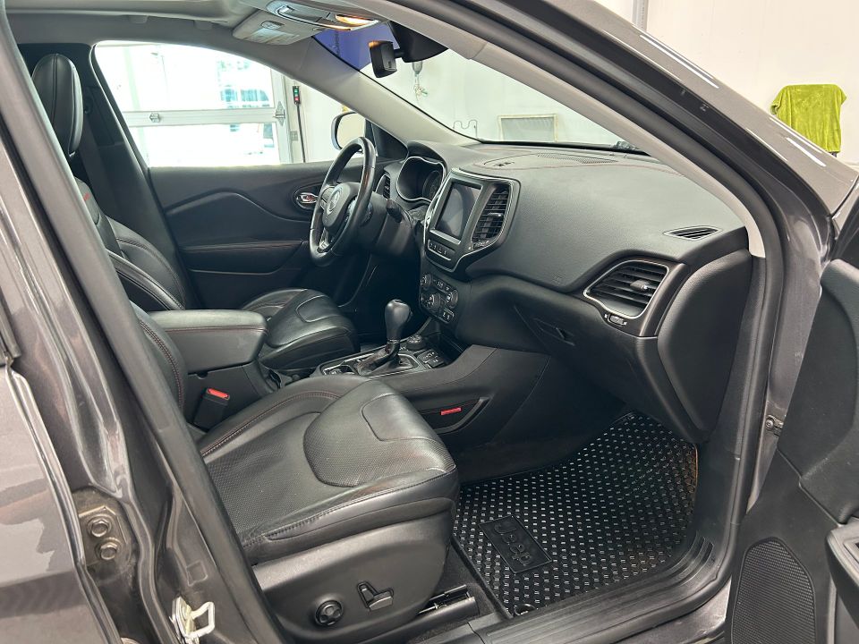 Jeep Cherokee 2021 - Image 18