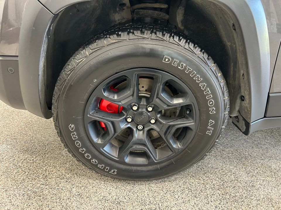 Jeep Cherokee 2021 - Image 2