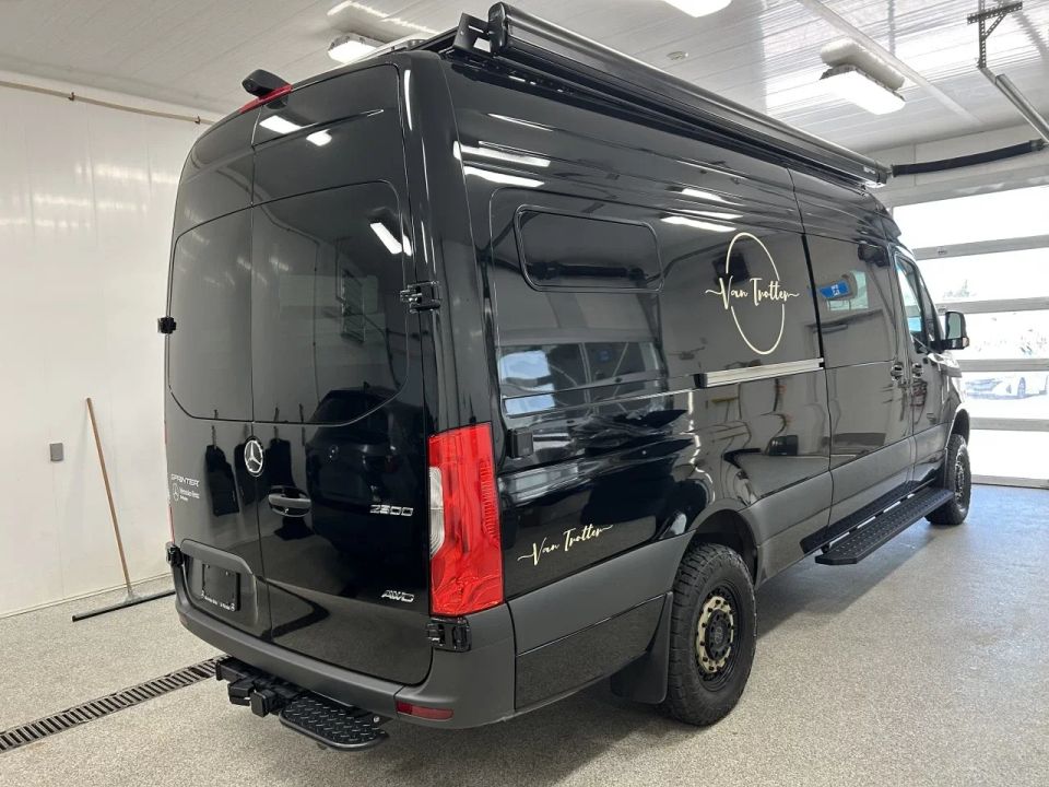 Mercedes-Benz Sprinter 2025 - Image 2