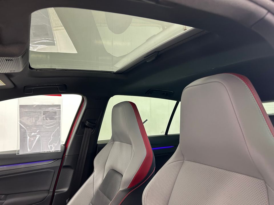 Volkswagen Golf GTI 2022 - Image 11
