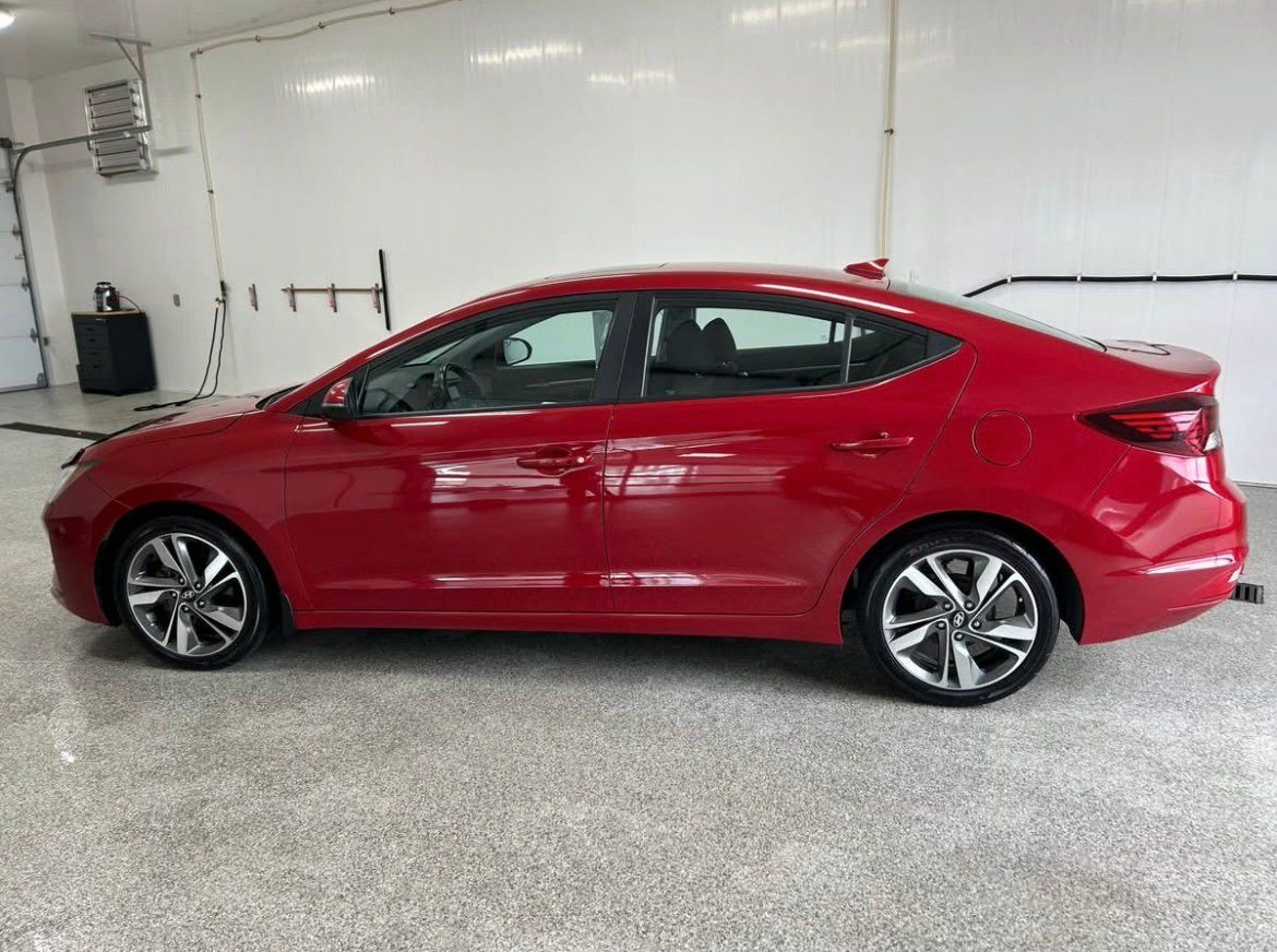 Hyundai Elantra 2019 - Thumbnail 3