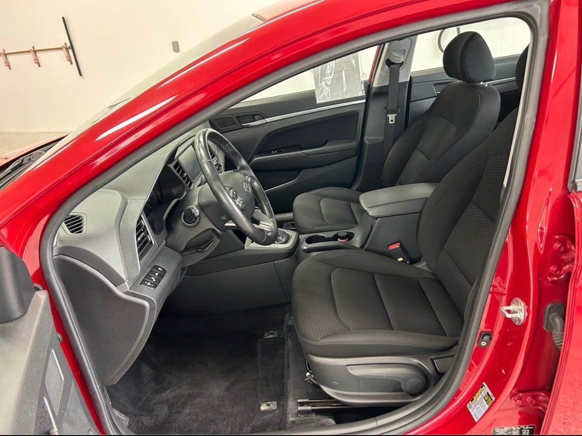Hyundai Elantra 2019 - Thumbnail 9