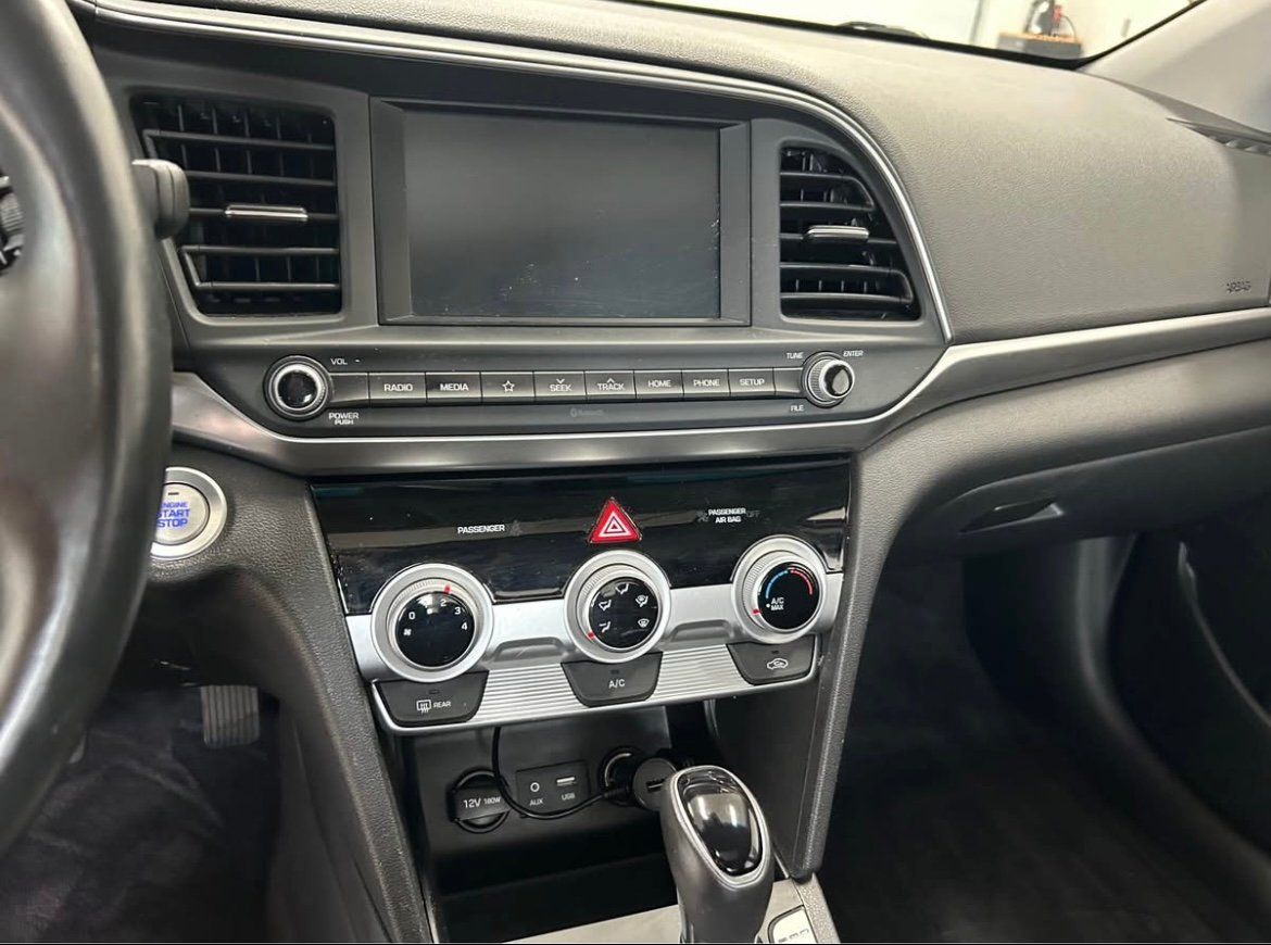 Hyundai Elantra 2019 - Thumbnail 12