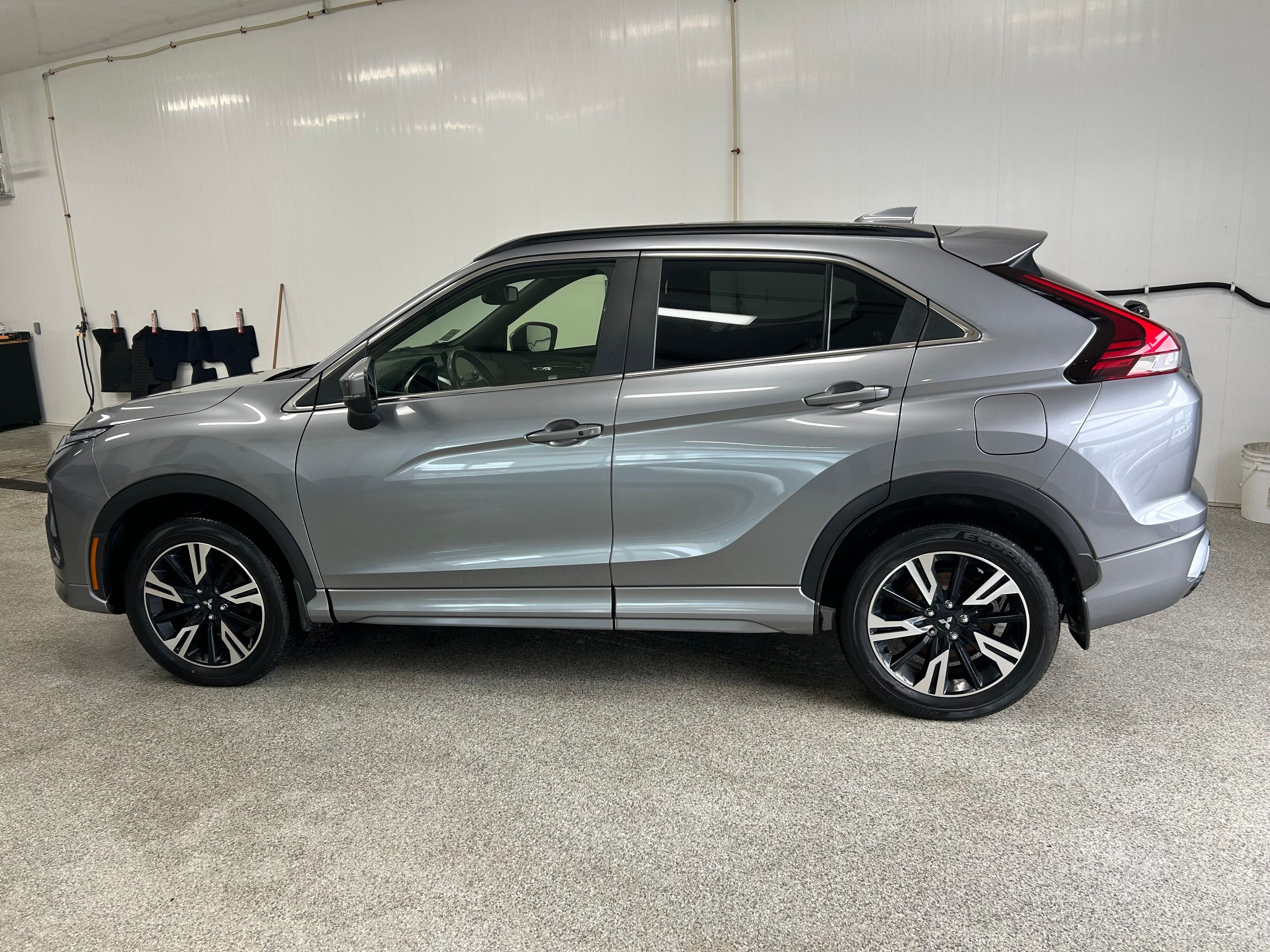 Mitsubishi Eclipse Cross 2023 - Thumbnail 3