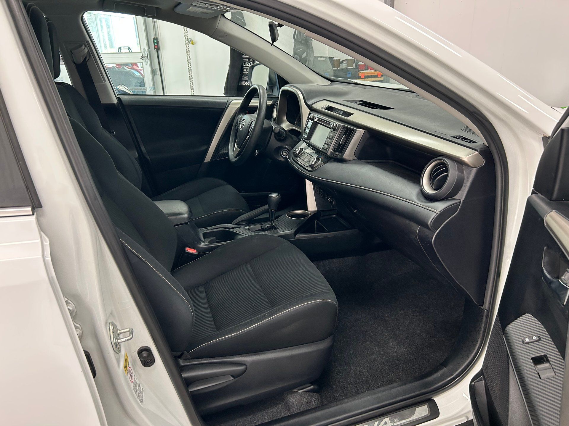 Toyota RAV4 2015 - Thumbnail 17