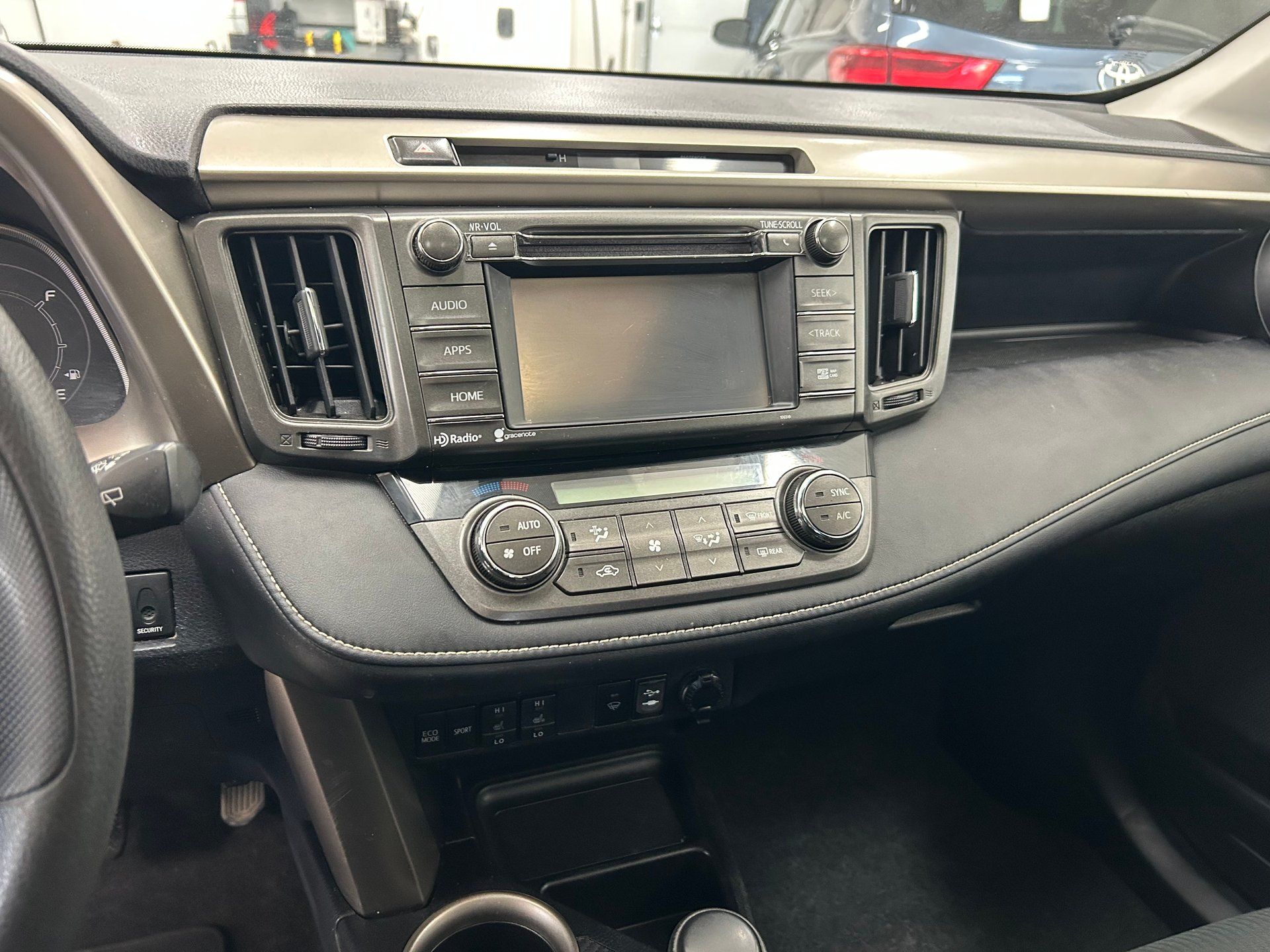 Toyota RAV4 2015 - Thumbnail 11