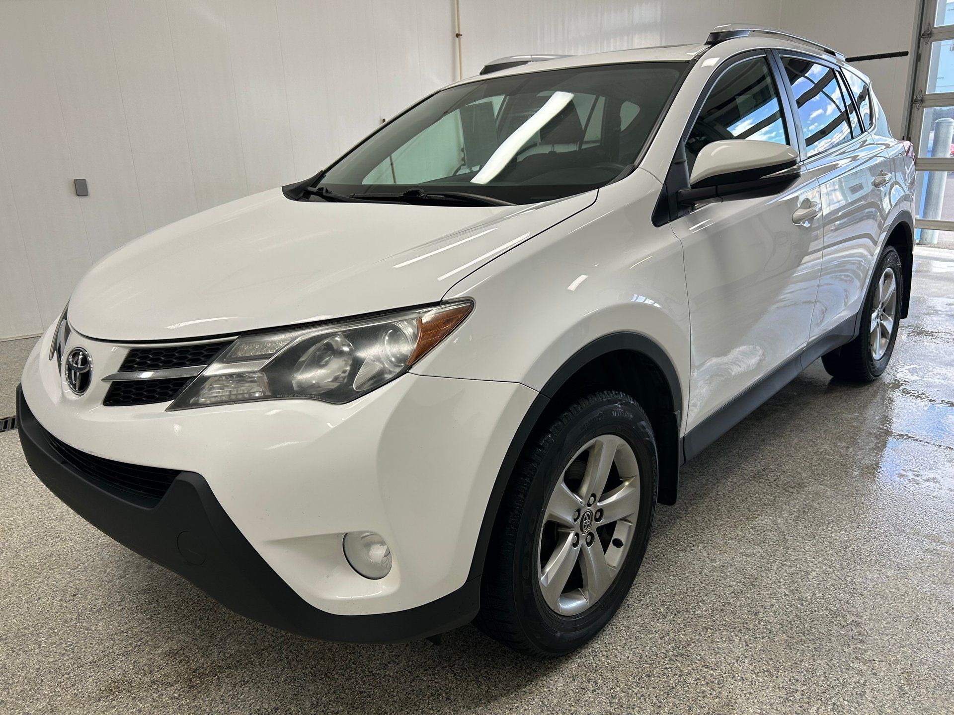 Toyota RAV4 2015 - Thumbnail 1
