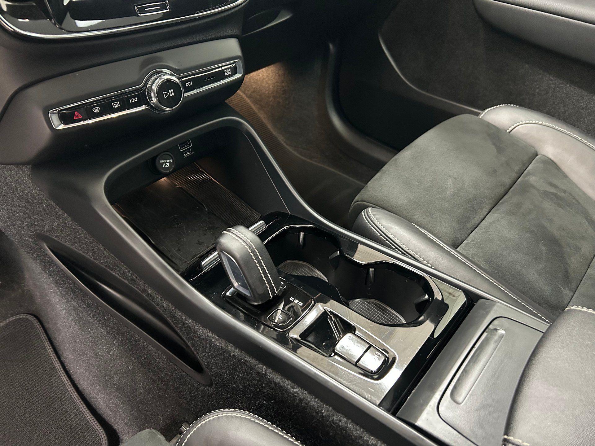 Volvo XC40 2022 - Thumbnail 13
