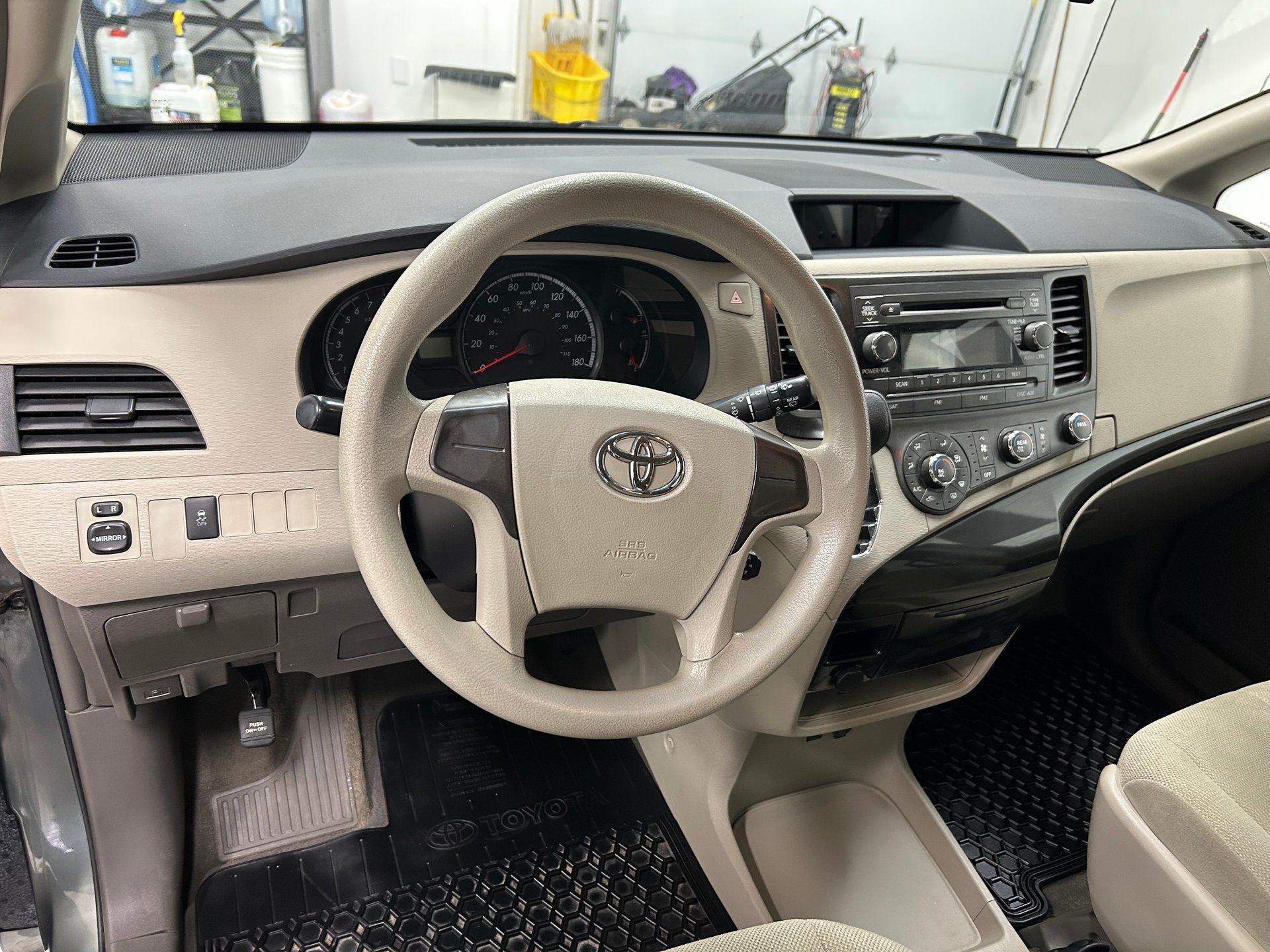 Toyota Sienna 2013 - Thumbnail 10