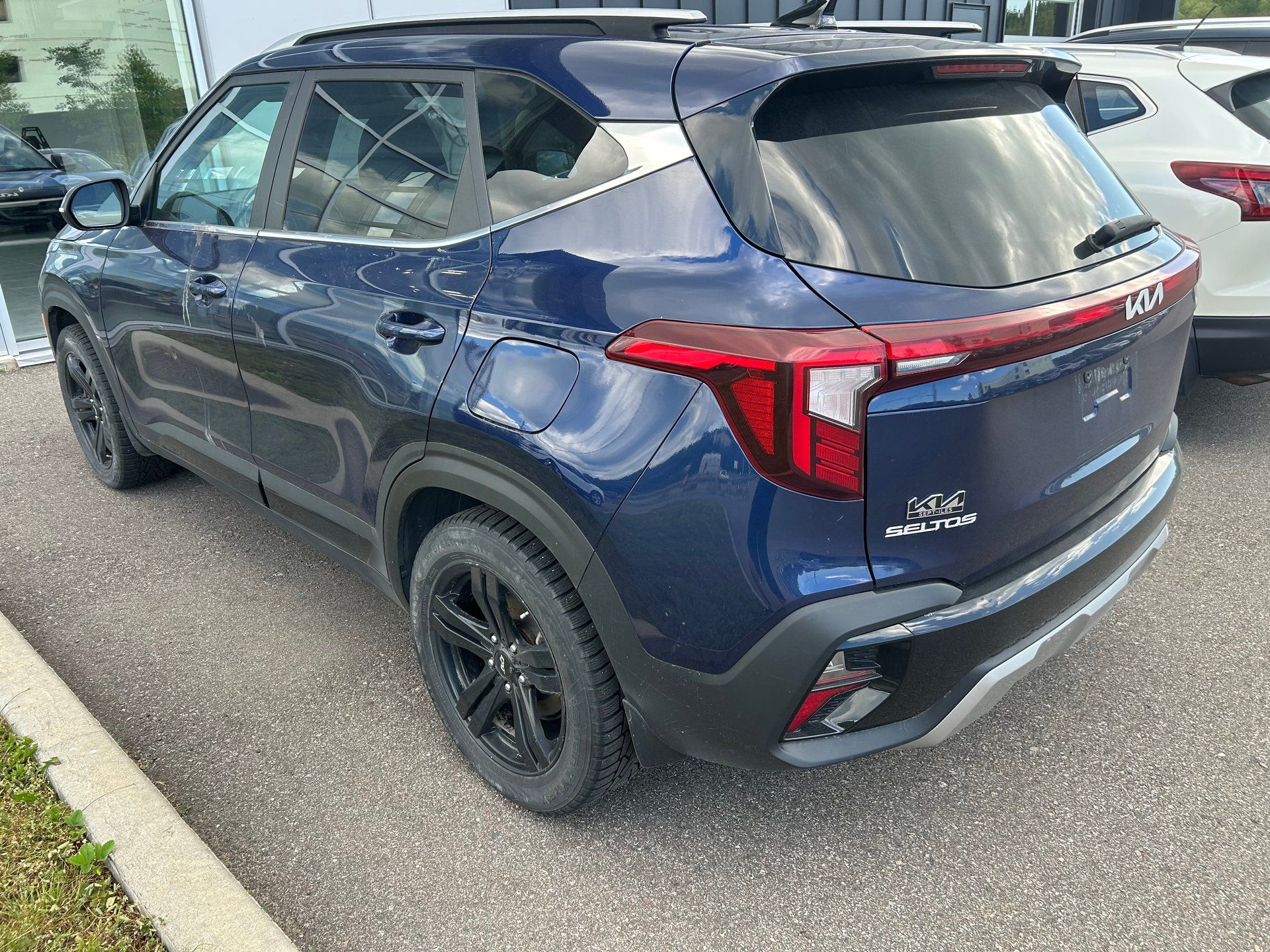 Kia Seltos 2024 - Thumbnail 6