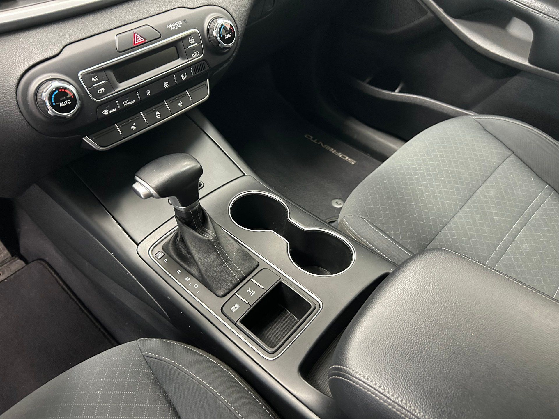 Kia Sorento 2020 - Thumbnail 12