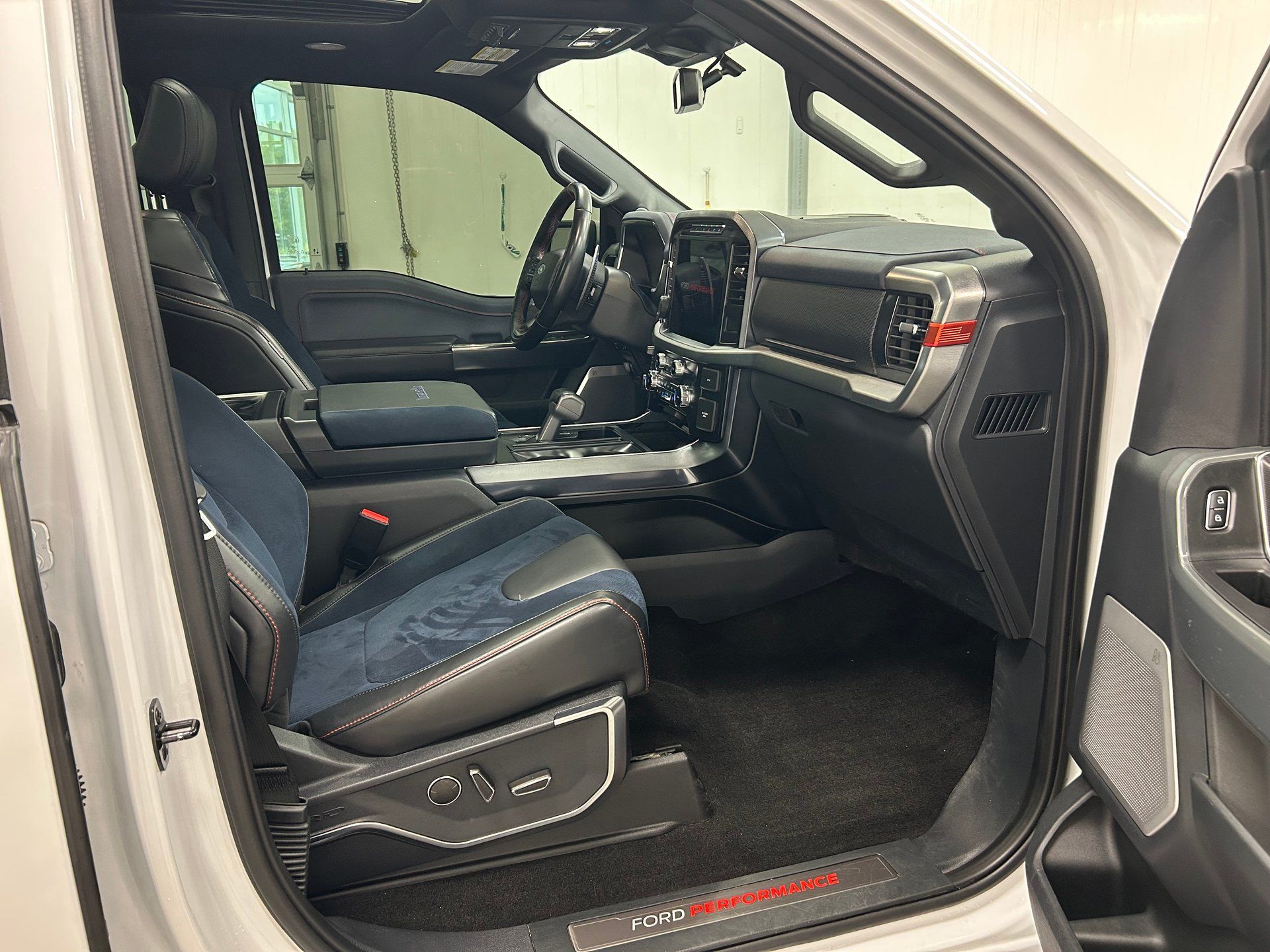 Ford F-150 2023 - Thumbnail 22