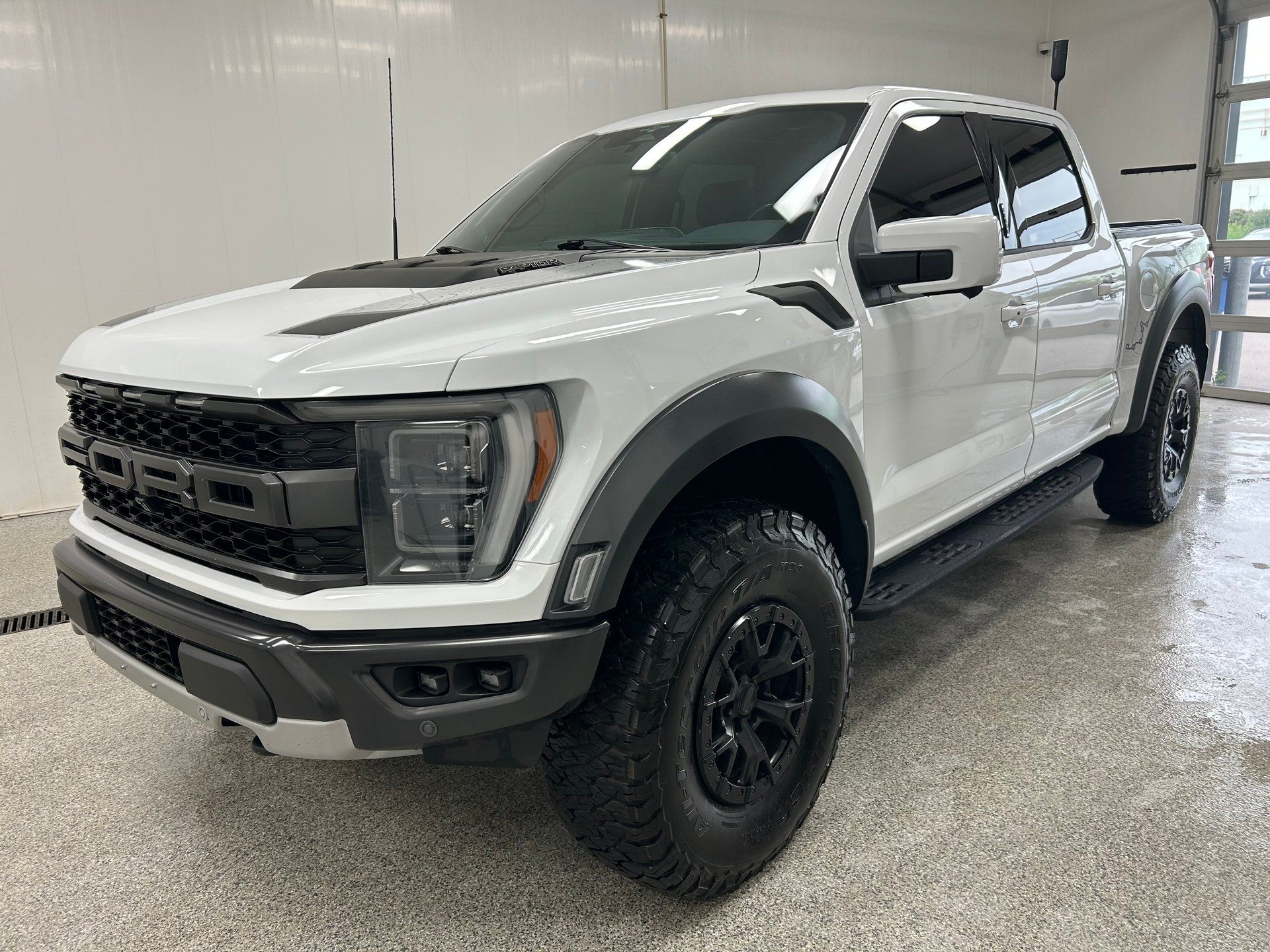 Ford F-150 2023 - Thumbnail 1